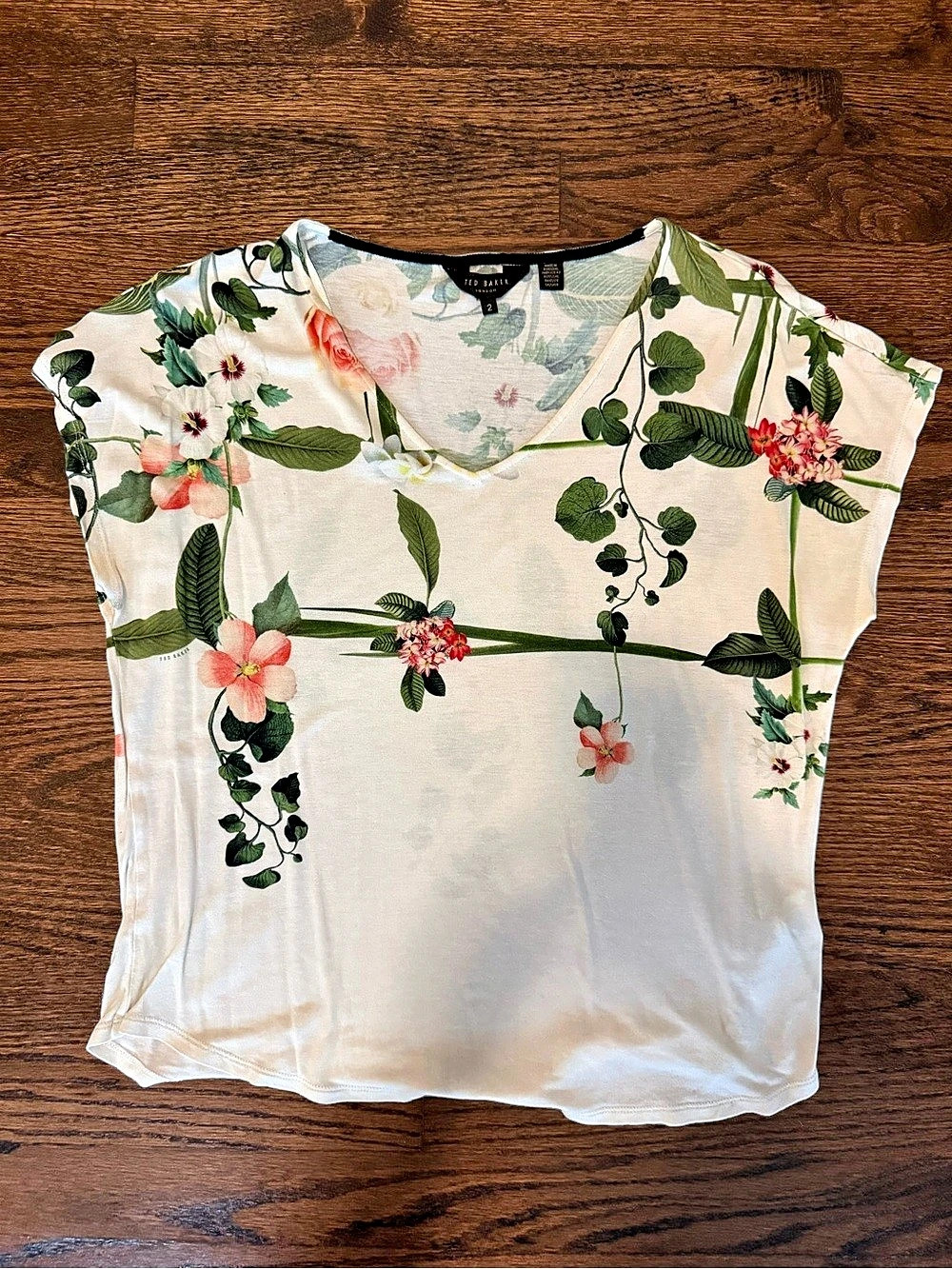 Ted Baker Teila Gem Gardens V Neck Tee White & Green Size 2